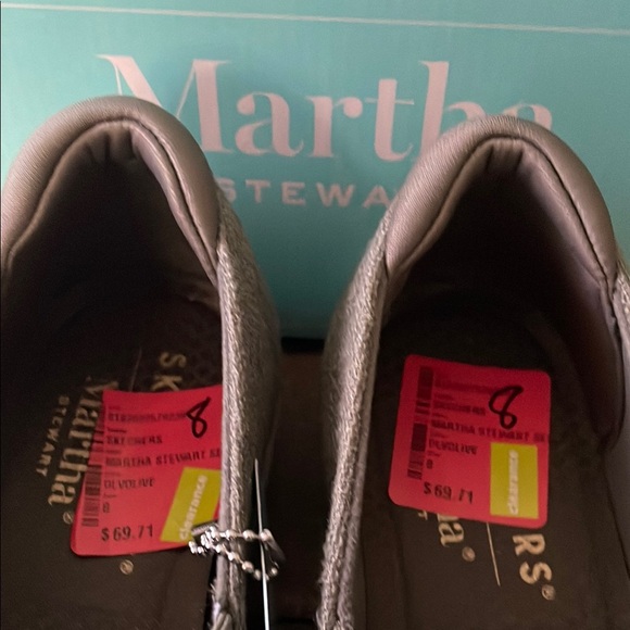 Skechers Gray Slip-On Shoes Size 8 olive color - Picture 3 of 5